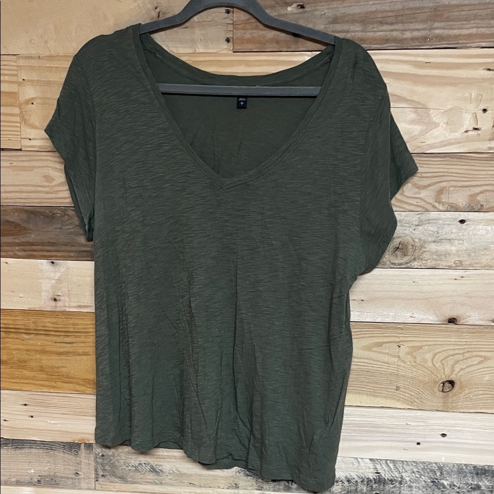 Express size Large Olive Green V-Neck Shirt Sleeve Super Soft Relax Fit T-shirt